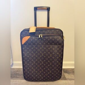 Louis Vuitton Monogram Pegase Légère Business 50 Rolling Suitcase